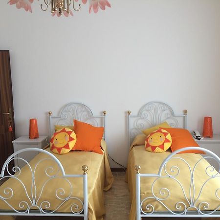 B&B Soleluna Massa Fiscaglia Exteriör bild