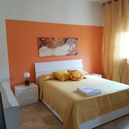 B&B Soleluna Massa Fiscaglia Exteriör bild