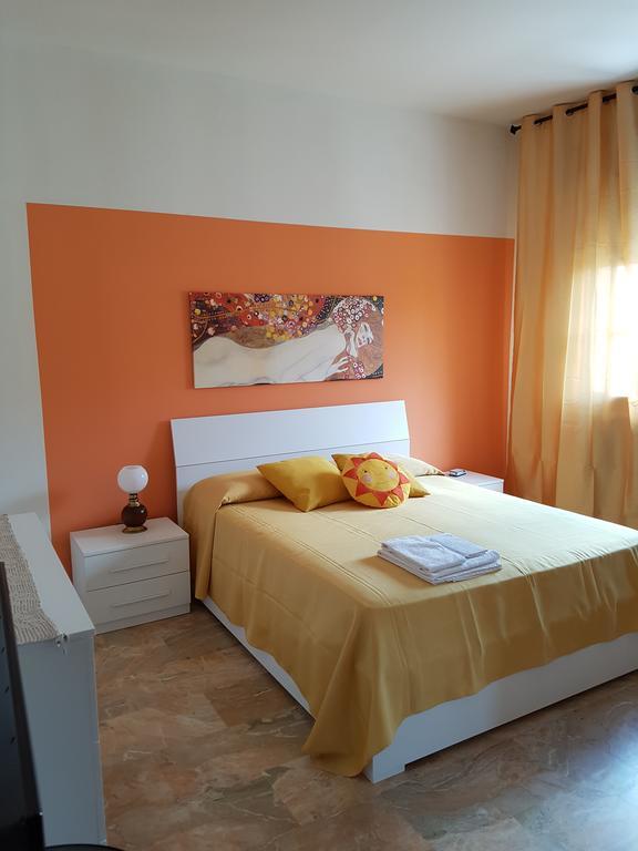 B&B Soleluna Massa Fiscaglia Exteriör bild